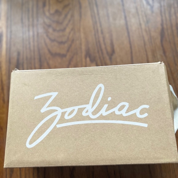 Zodiac Brown Leather Sandals ADELANTO Toe-Ring Design Leopard Print SIZE 8 MED - Picture 5 of 6